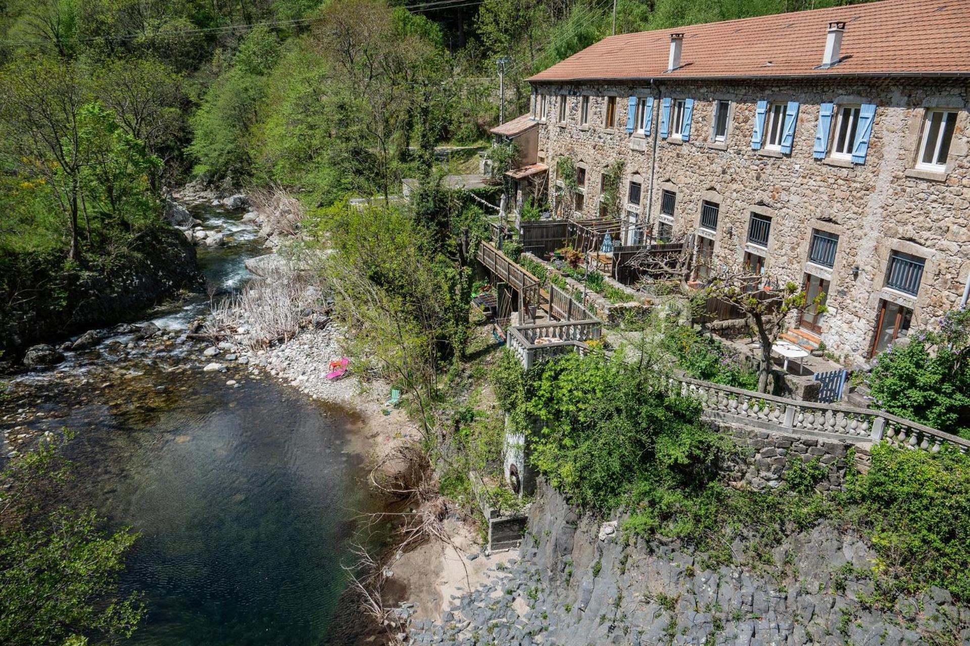 Rives De Bourges Daire Burzet Dış mekan fotoğraf