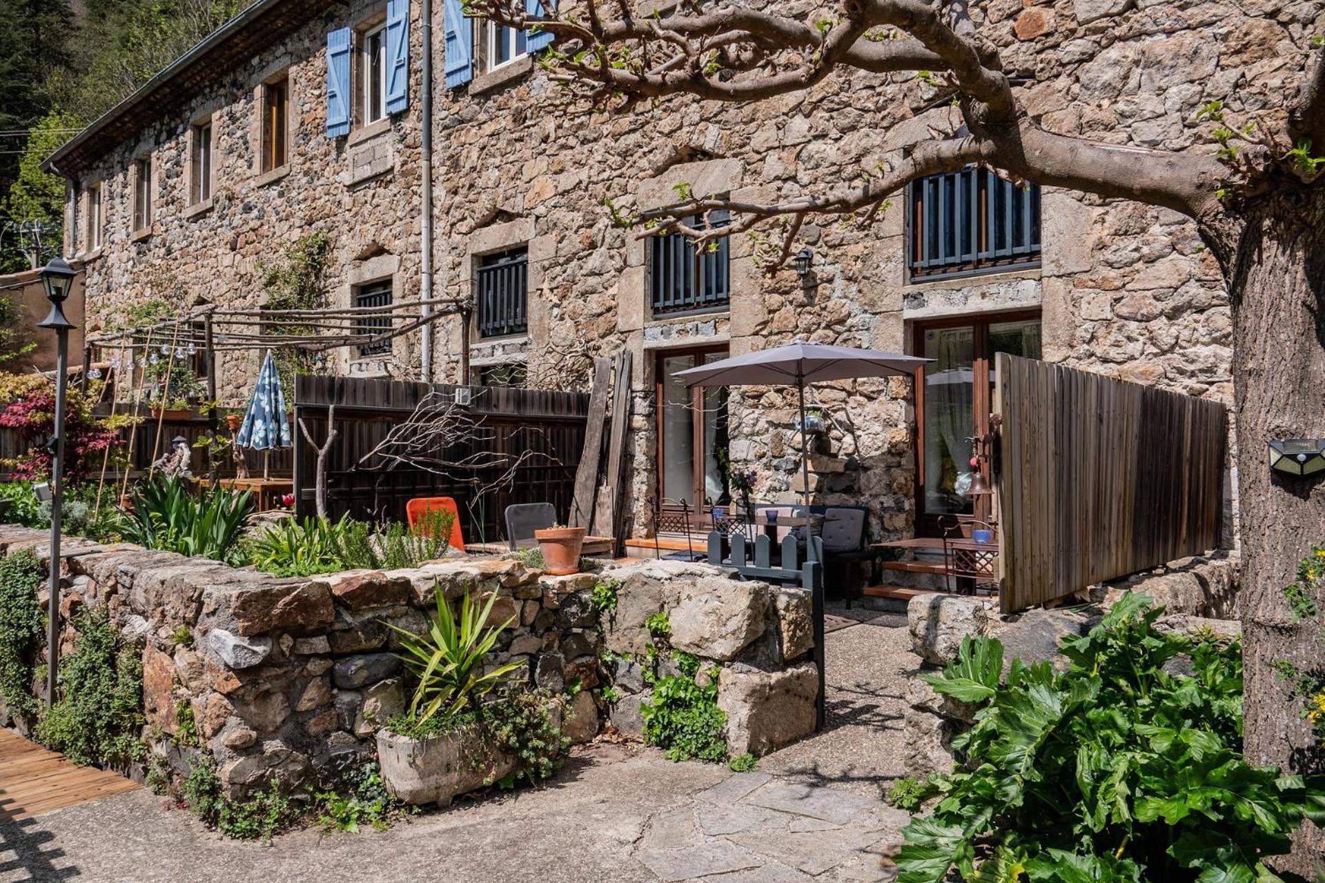 Rives De Bourges Daire Burzet Dış mekan fotoğraf